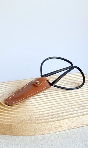 Vintage look Plant Scissors with brown pouch